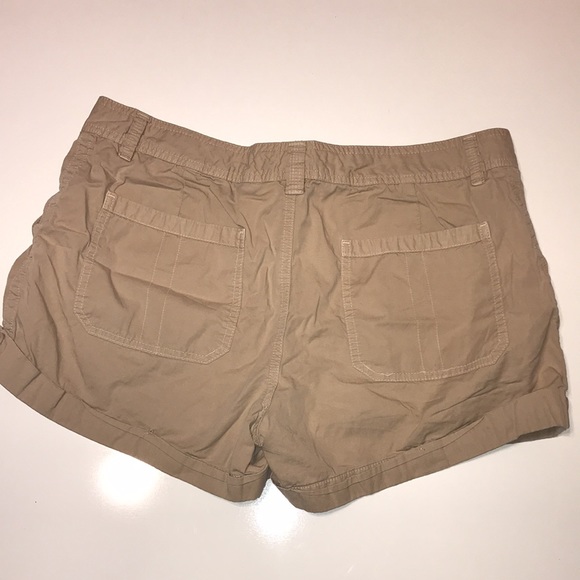 Old Navy Shorts Size 14  Khaki color - Picture 8 of 8